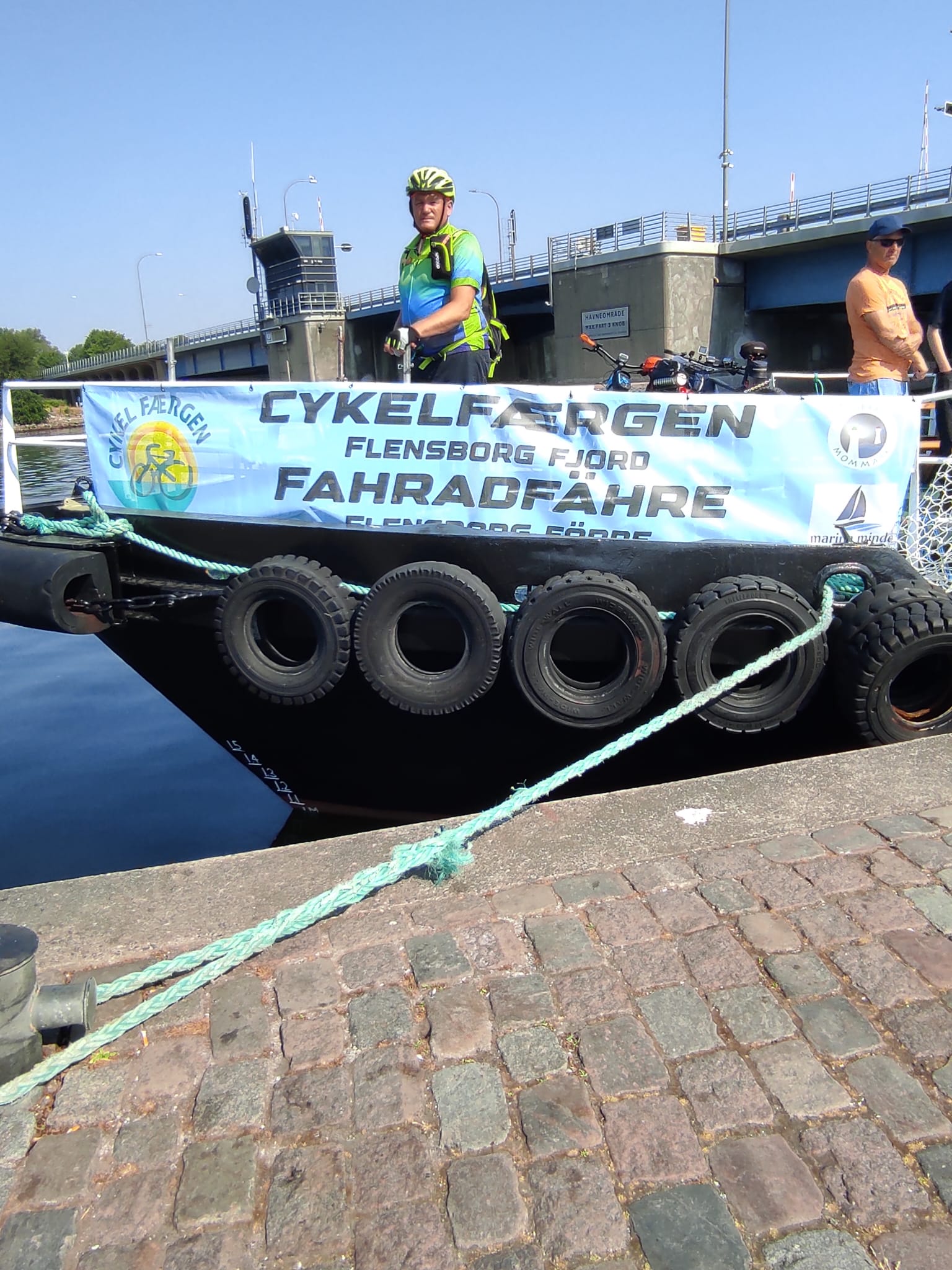 Wasser und Land Dänemark-Deutschland mit Fahrradfähre